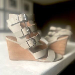 Womens gray wedge strap shoe